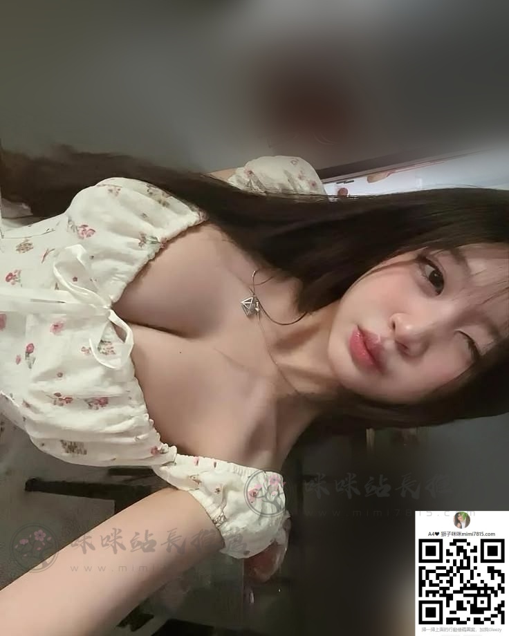 菲菲 (1).jpg