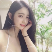 韓國×台灣混血，  170／50kg／20歲／E杯。