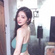 軟萌長髮巨乳妹，奶大腰細超有料