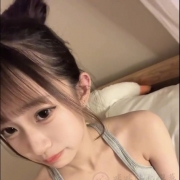 剛報班一位嬌小大奶學生妹