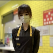 咖啡店店員 很聽話 好接觸(無距離感)