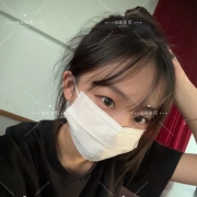 #輕功儉學女大生系列 設計科大一新生