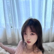 胸大到晃眼，屁股翹到不像話“小媽系”女人